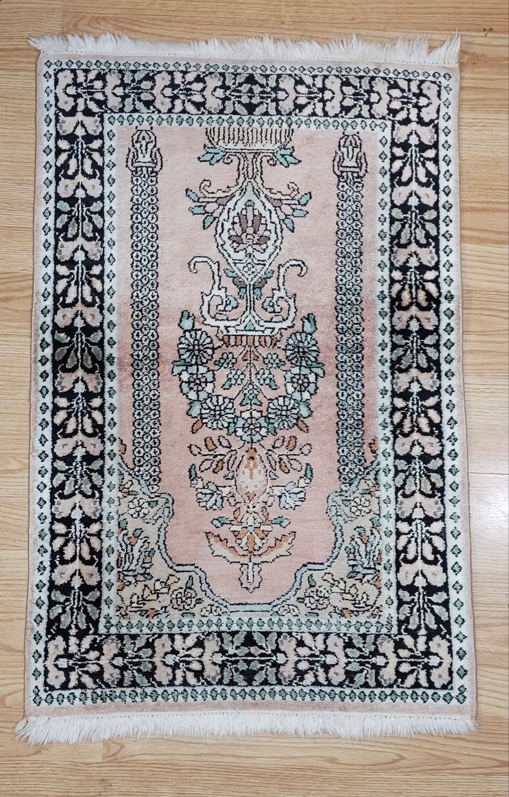 Kashmir mihrab
