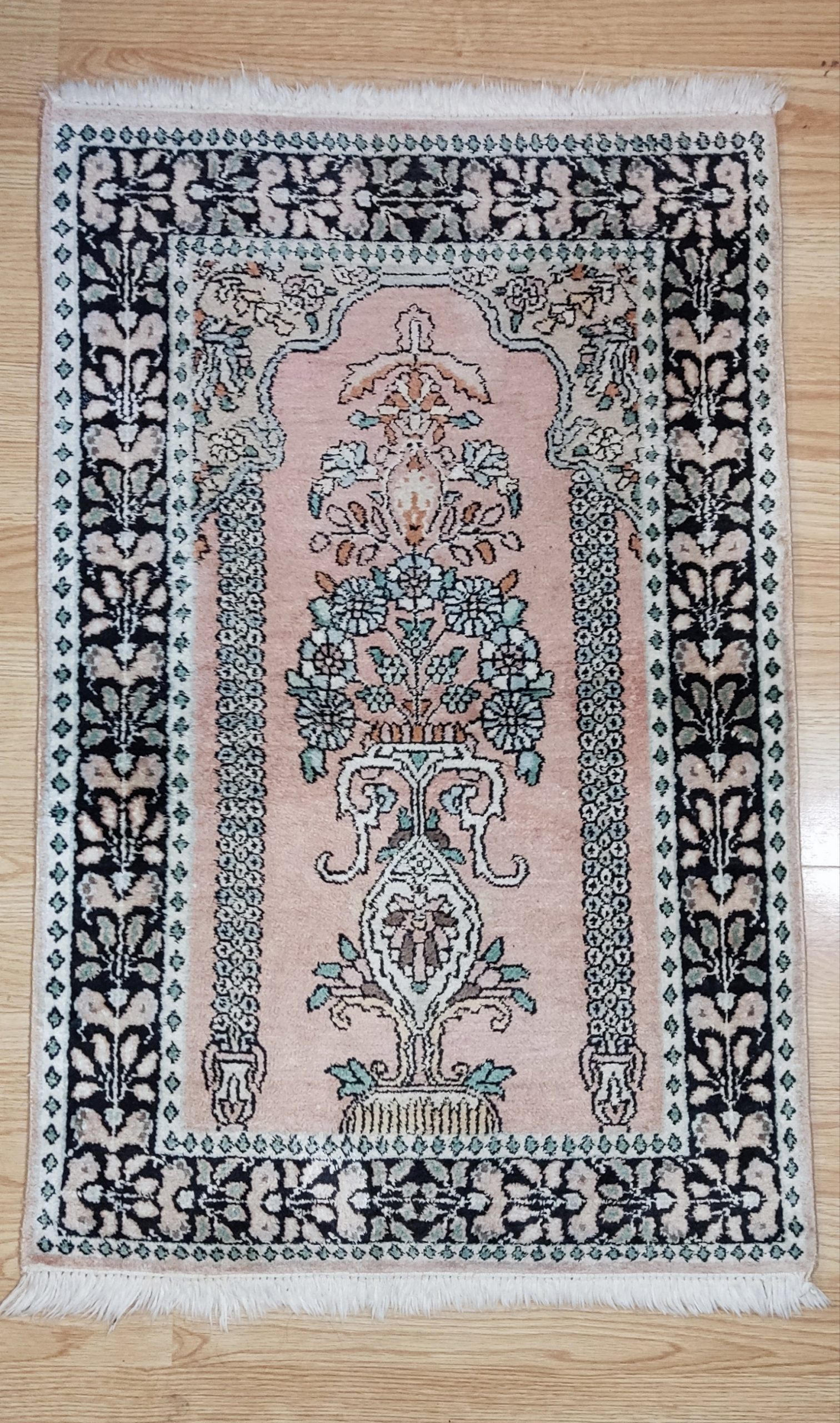 Kashmir mihrab