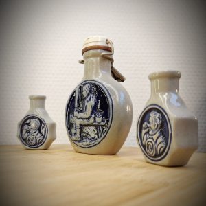 Snuff bottles