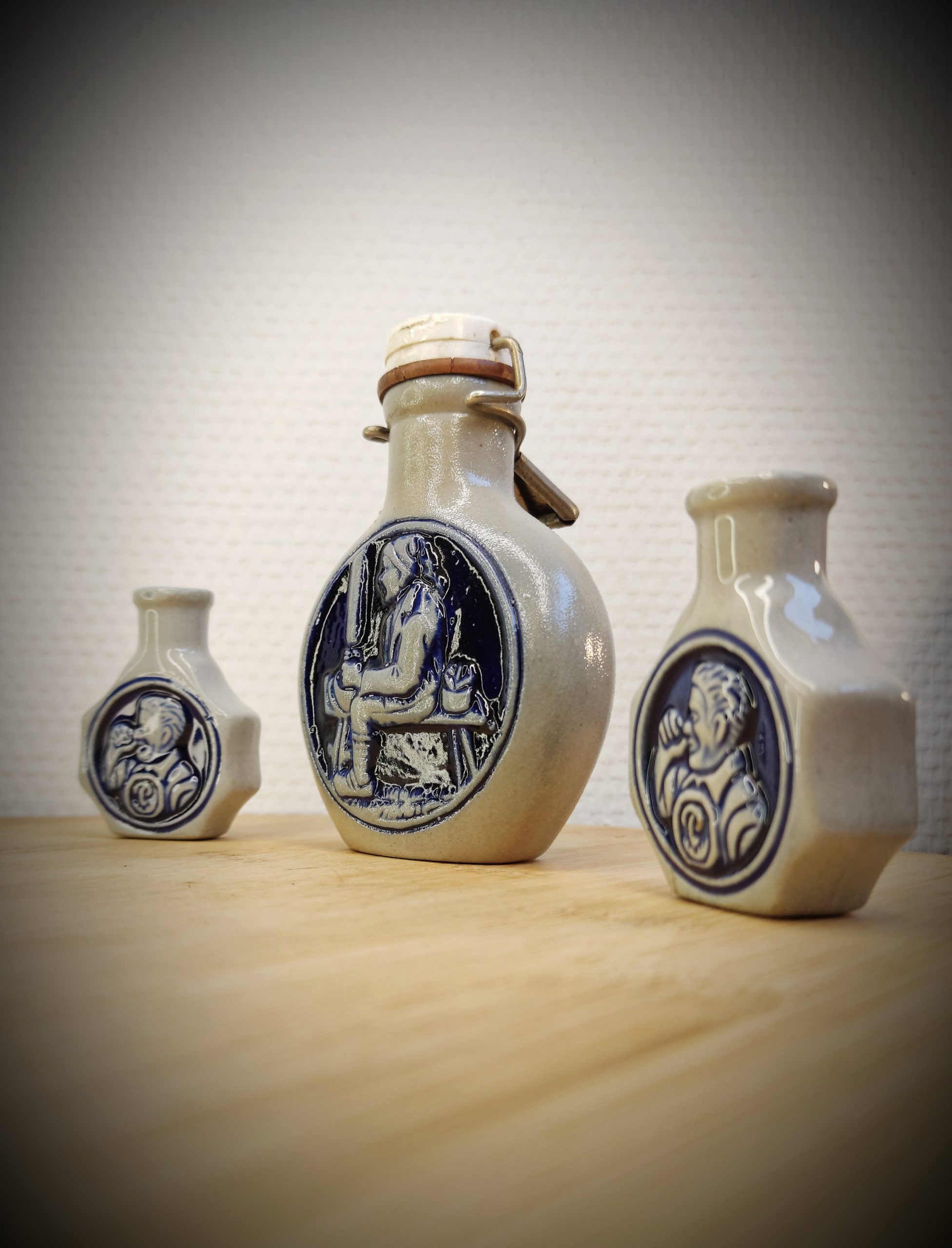 Snuff bottles
