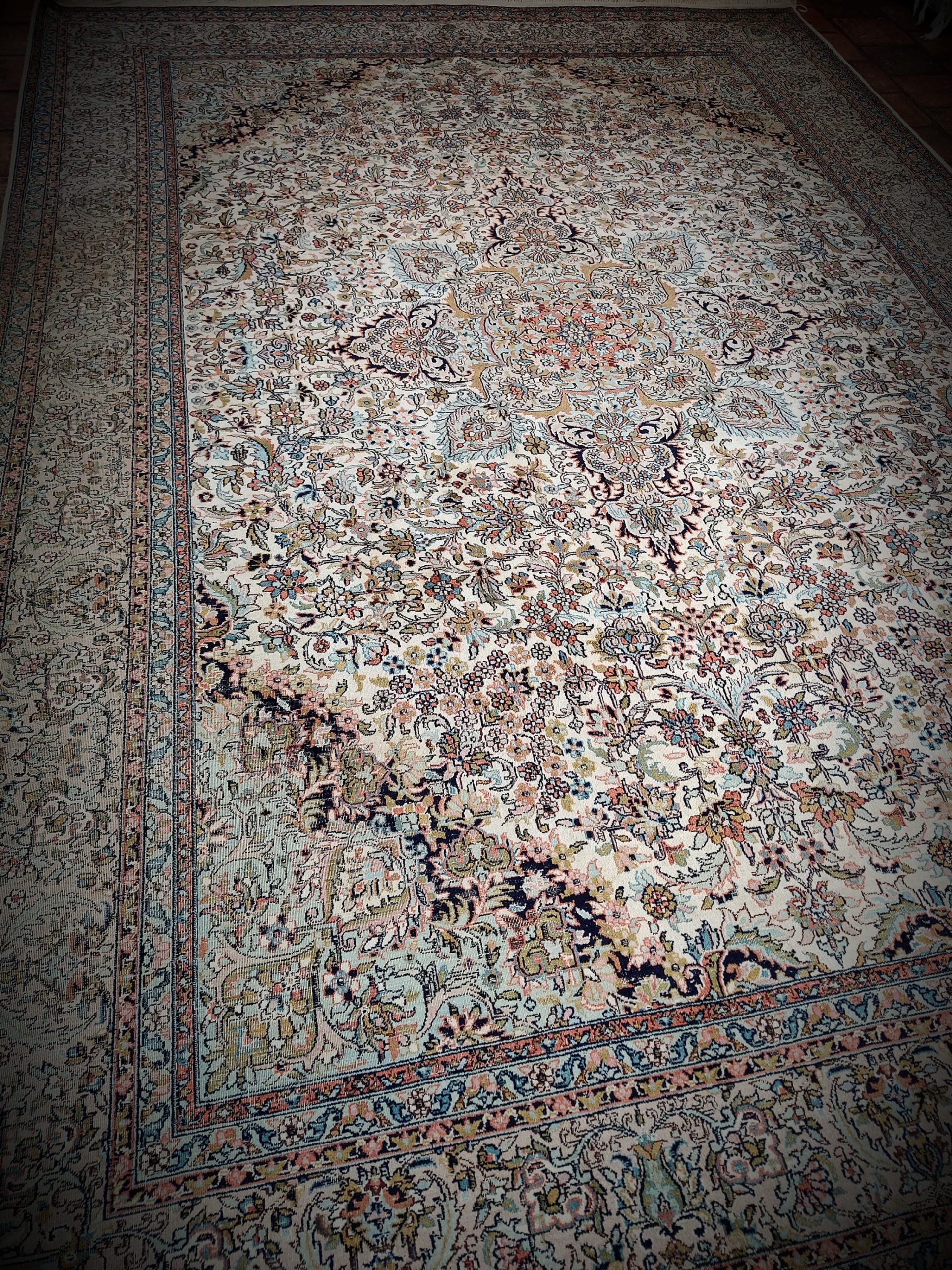 Kashmir rug