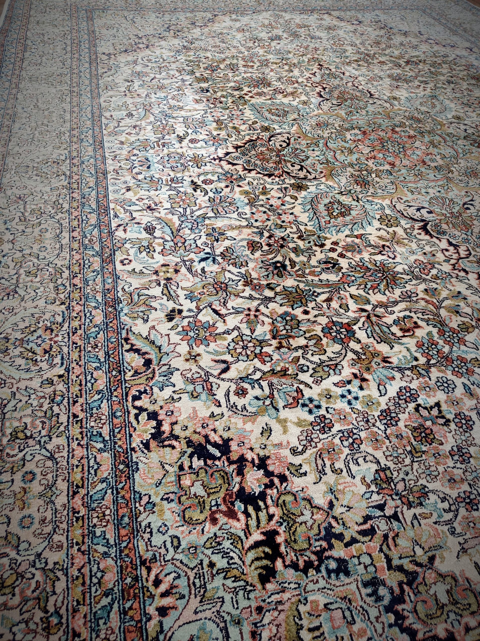 Kashmir rug
