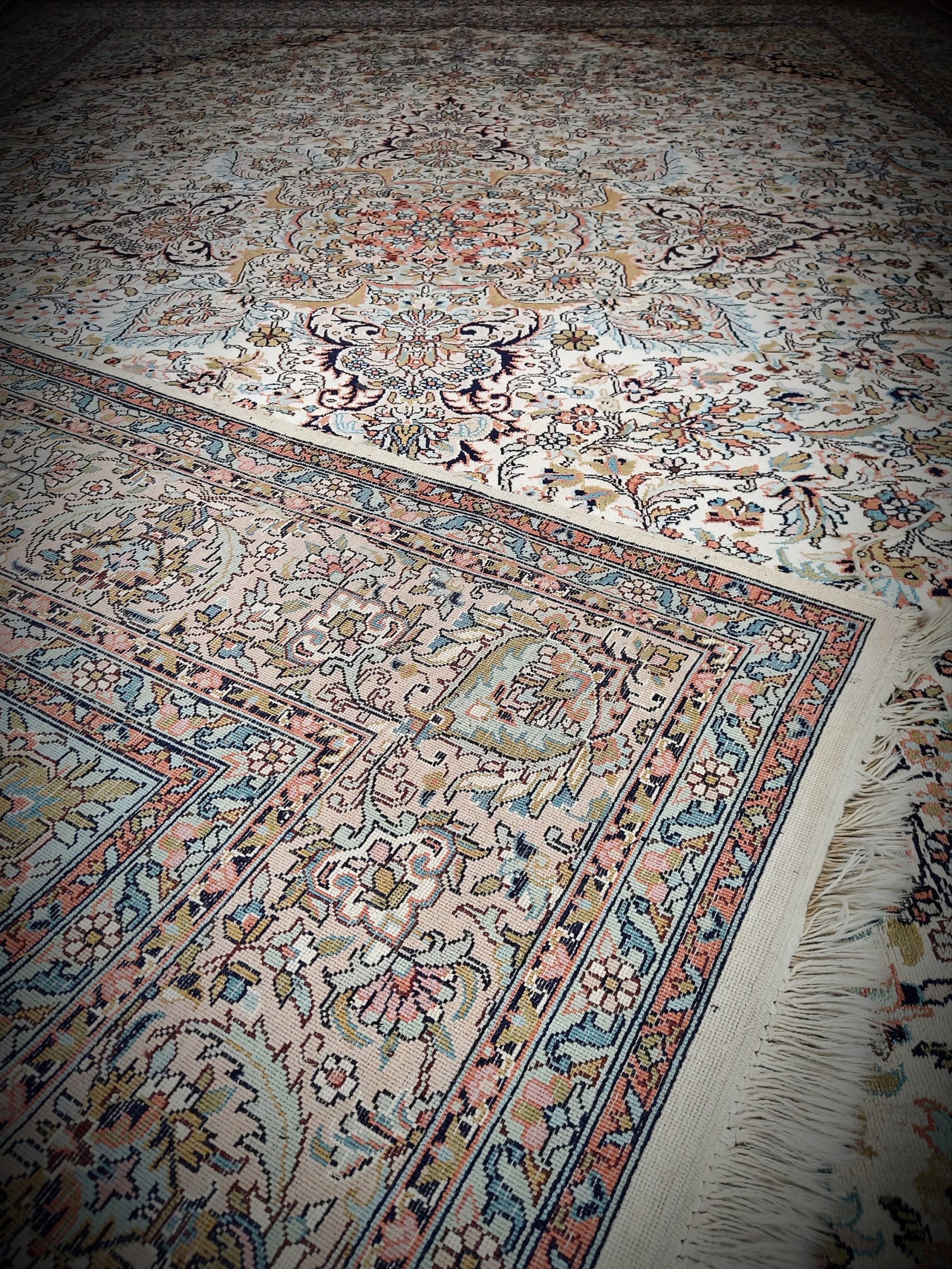 Kashmir rug